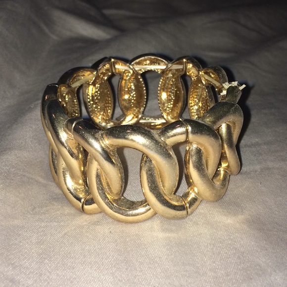 Gold cuff bracelet - Picture 1 of 2